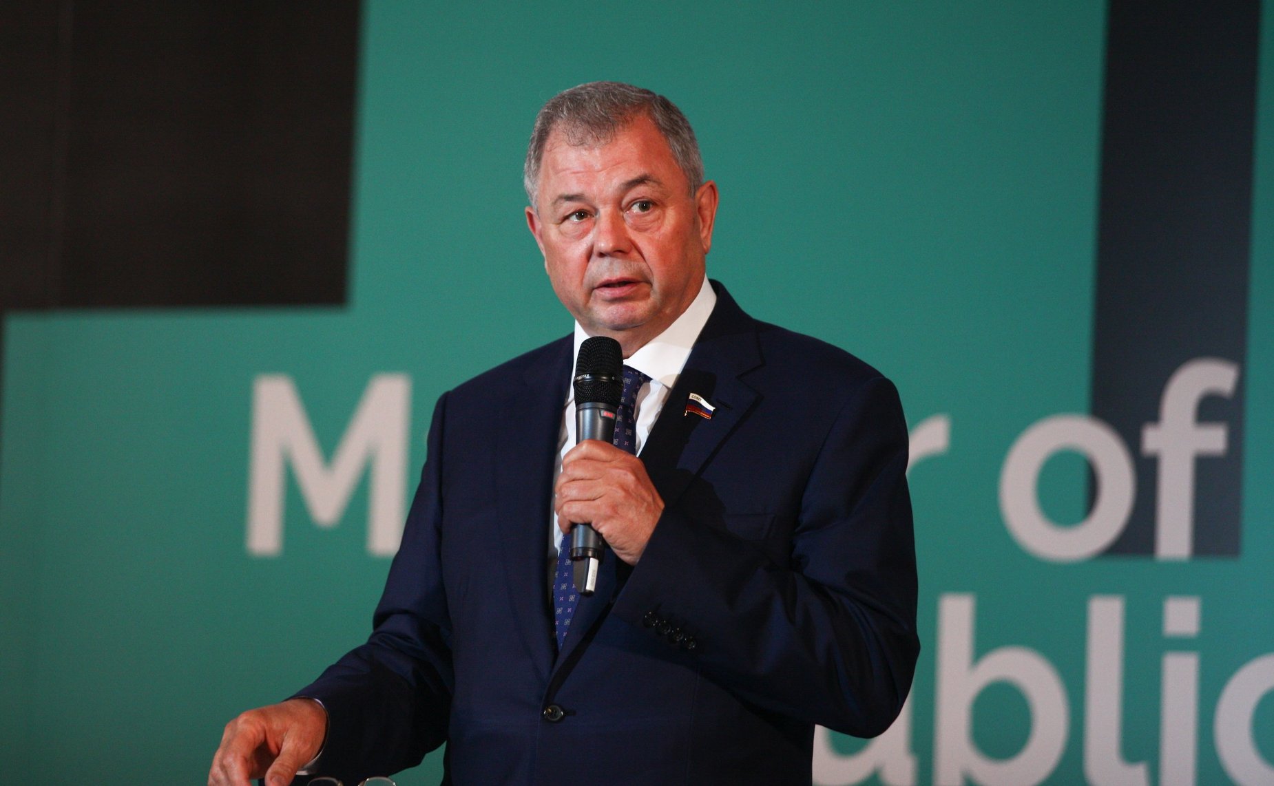 Анатолий Артамонов