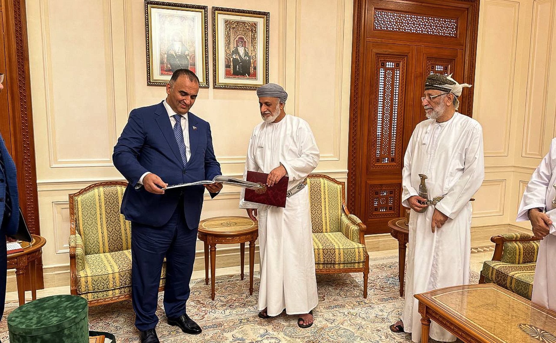 Встреча заместителя председателя Комитета СФ по социальной политике Мохмада Ахмадова с Председателем Государственного Совета Султаната Оман Шейхом Абдельмаликом Аль-Халили