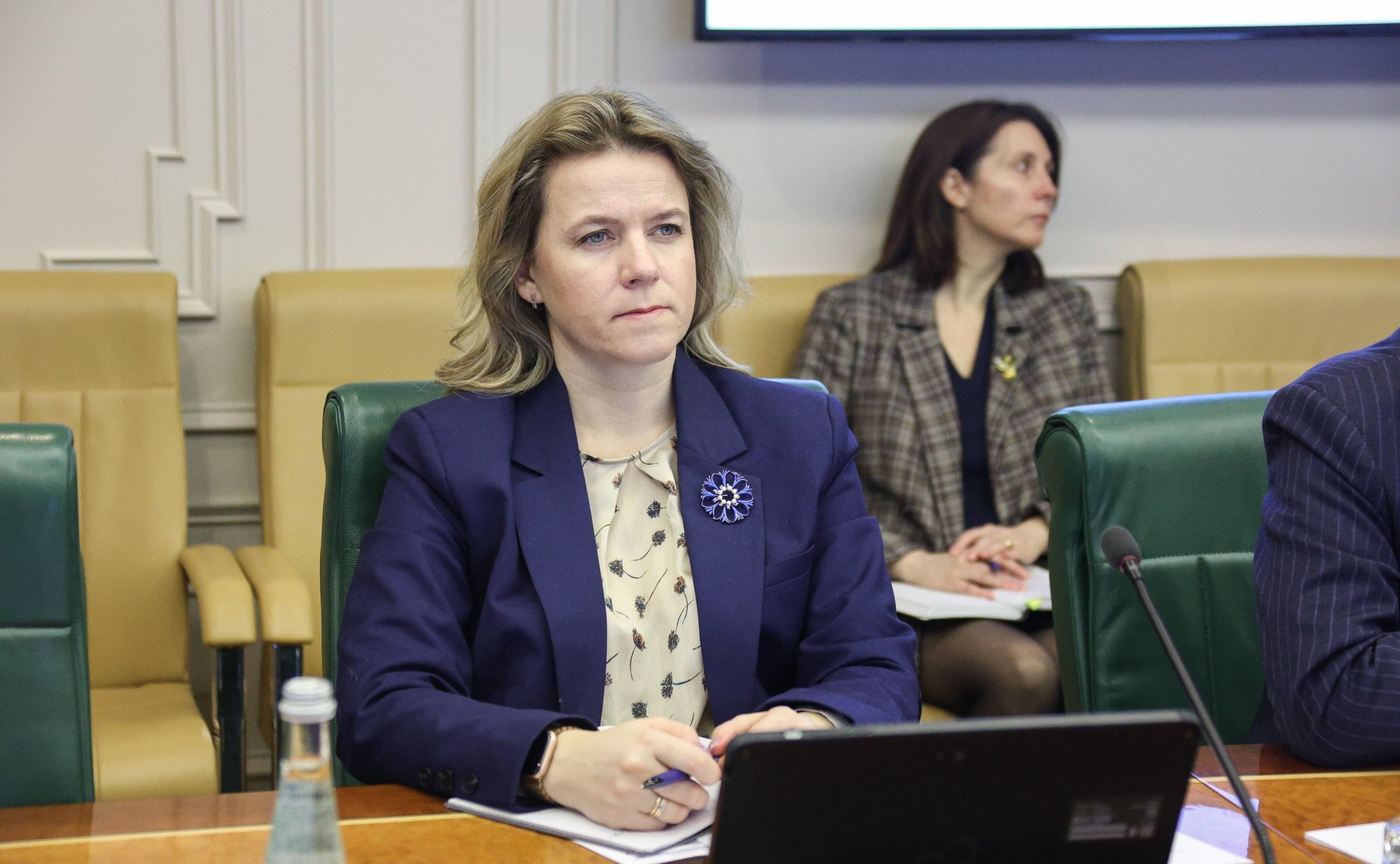Заседание парламентской комиссии по расследованию преступных действии в отношении несовершеннолетних со стороны киевского режима