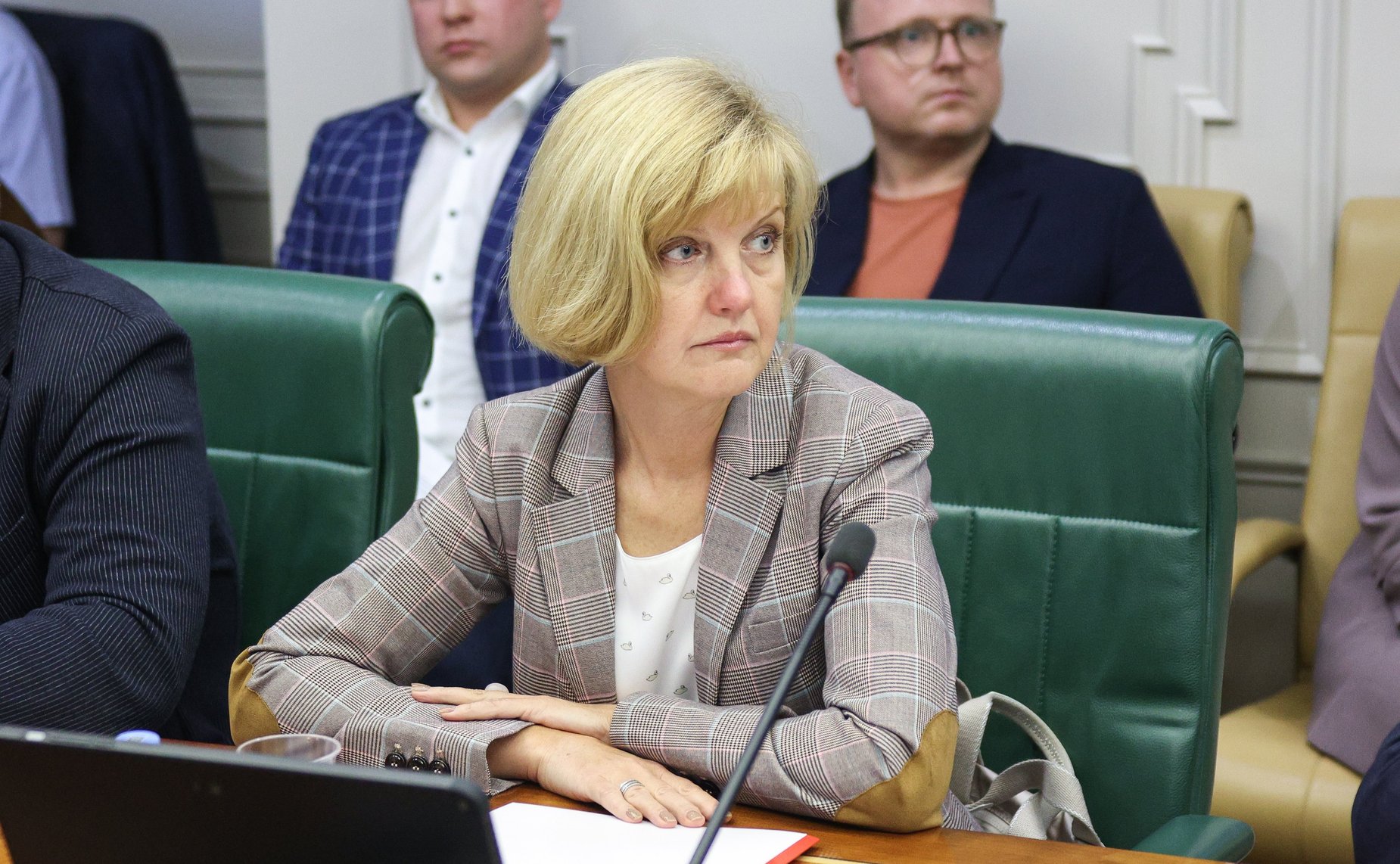 Круглый стол Комитета СФ по науке, образованию и культуре «Образ педагога и наставника в кинематографе, СМИ и рекламе»