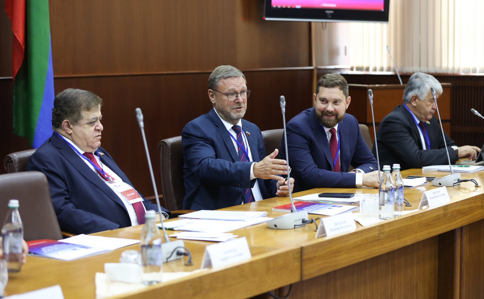 Заместитель Председателя Совета Федерации Константин Косачев принял участие в работе секции «Межнациональное, межкультурное, межконфессиональное взаимодействие и добрососедство государств и народов»