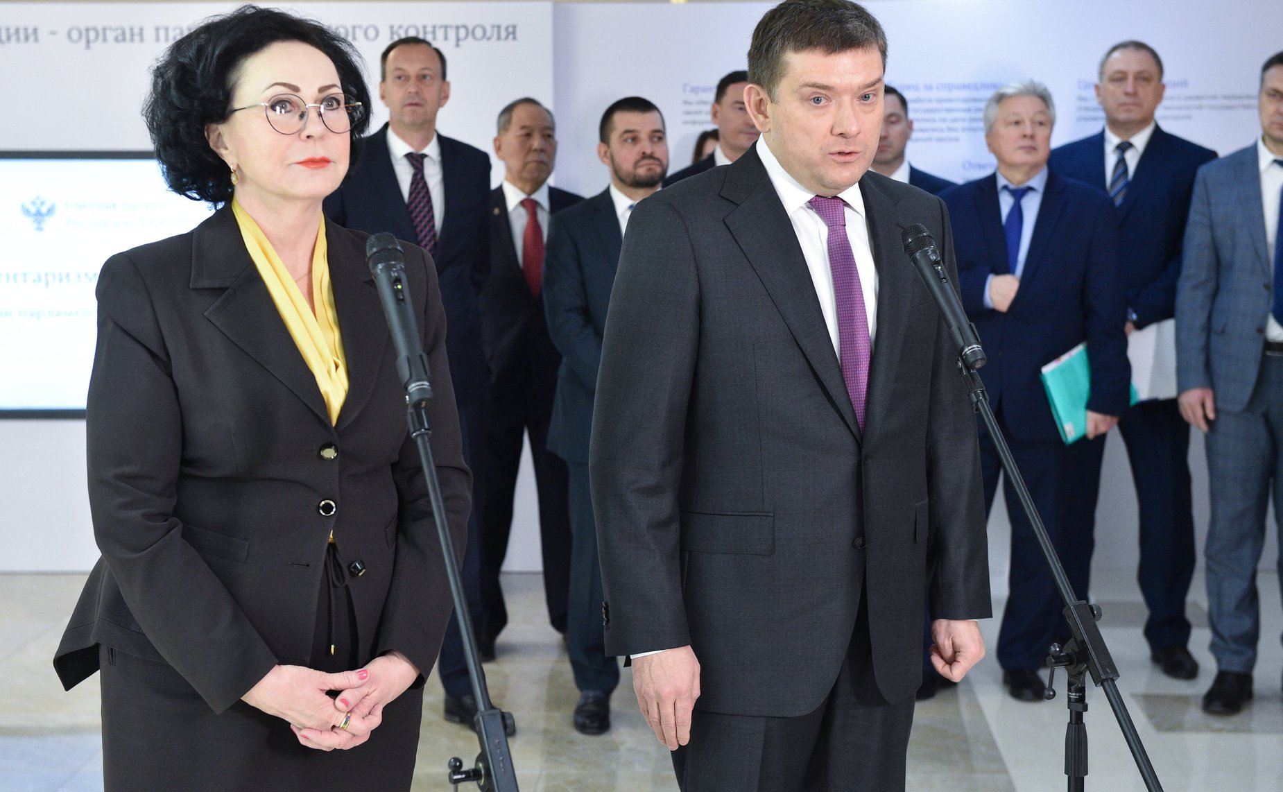 Открытие в Совете Федерации выставки, организованной Счетной палатой РФ, посвященной 30-летию российского парламентаризма и развитию парламентского контроля