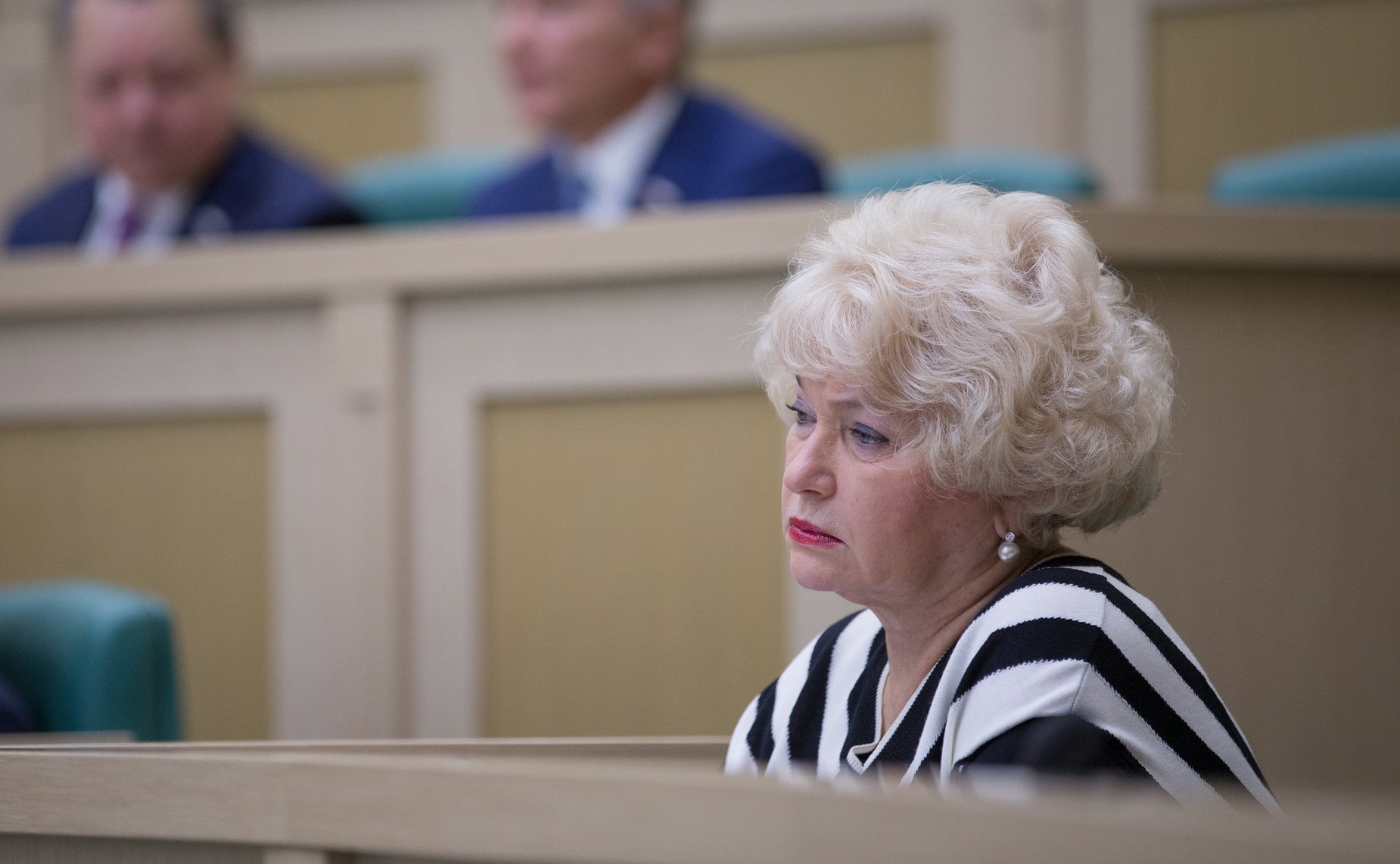 Л. Нарусова