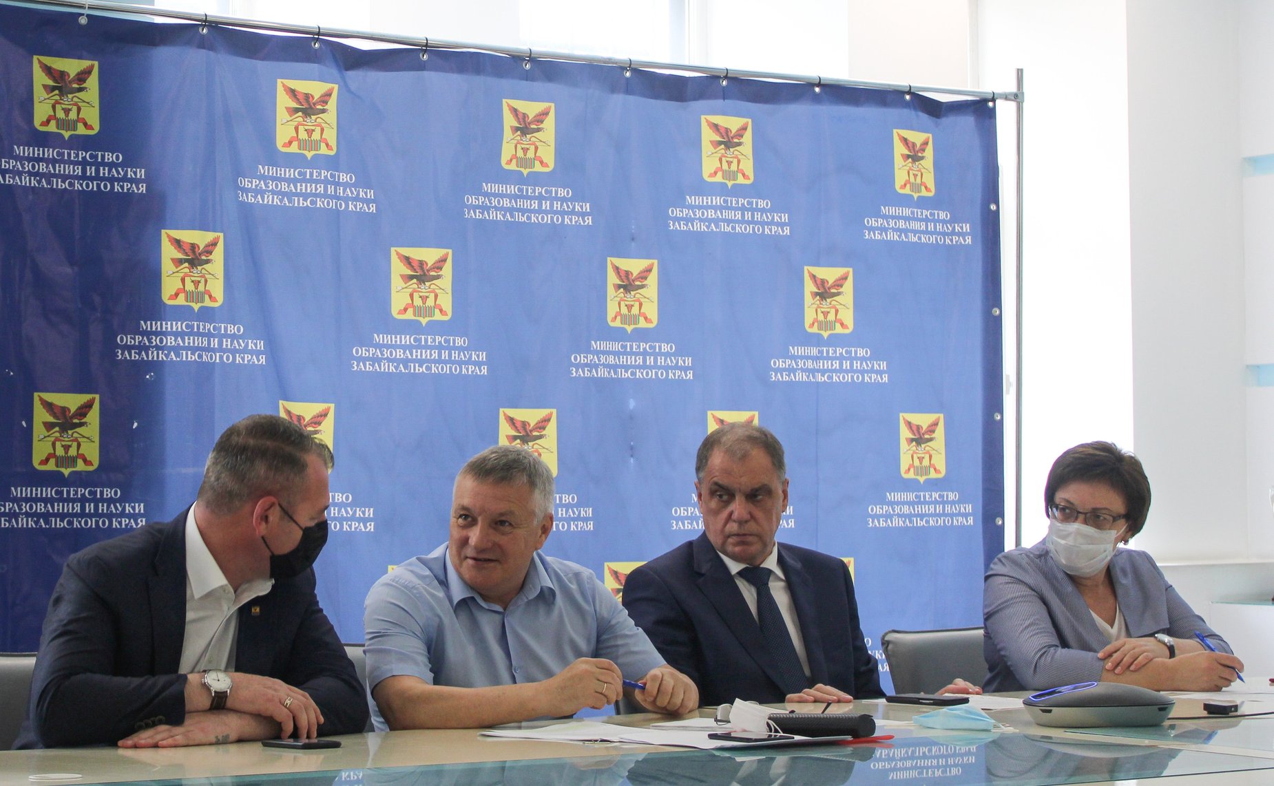 Сергей Михайлов в рамках работы в регионе принял участие в совещании по вопросам формирования целевой программы капитального ремонта школ