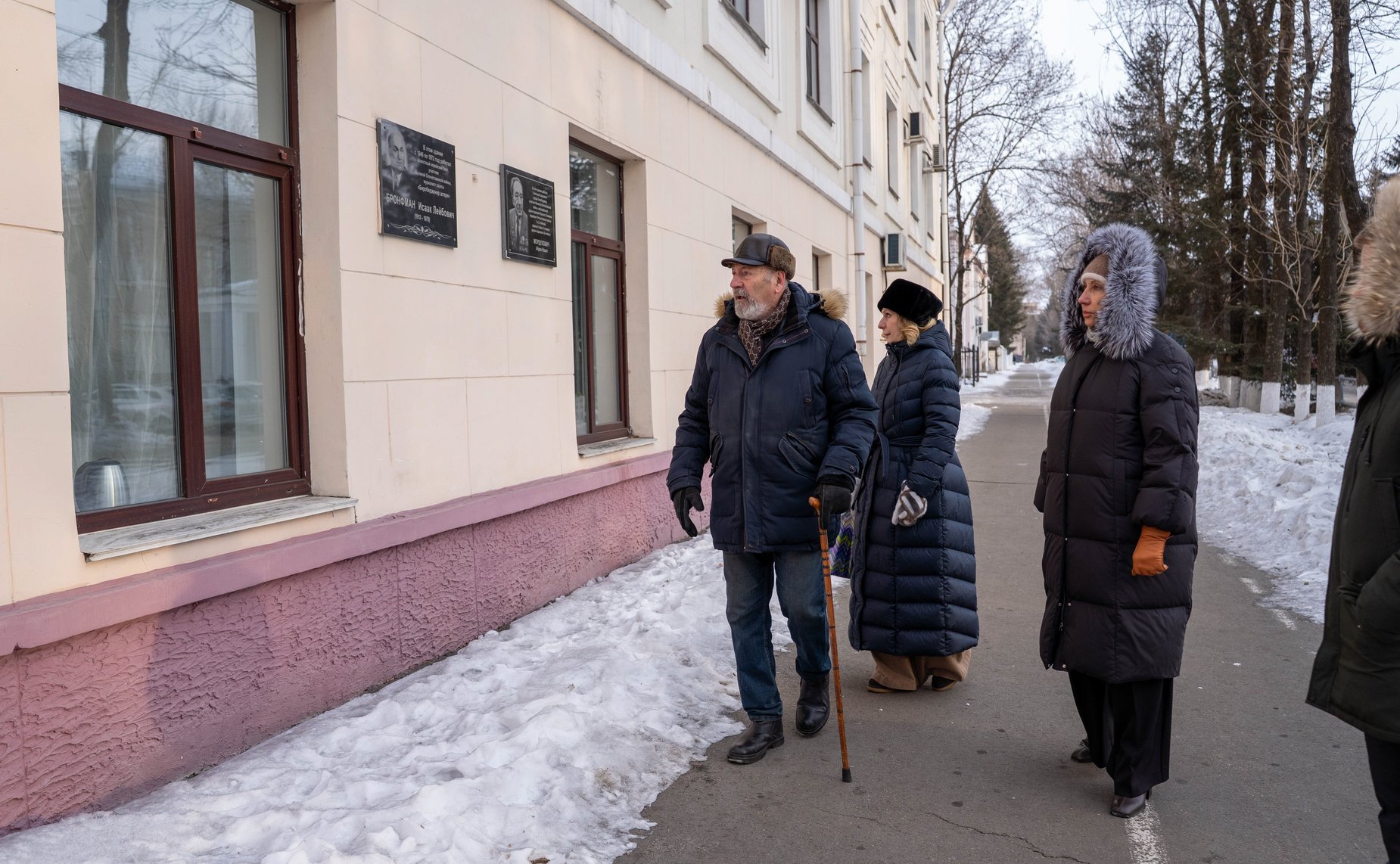 Сенаторы ознакомились с реализацией проекта доступной среды и посетили социальные и религиозные объекты города