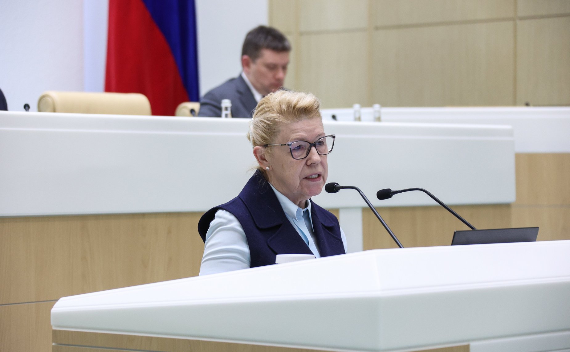 Елена Мизулина