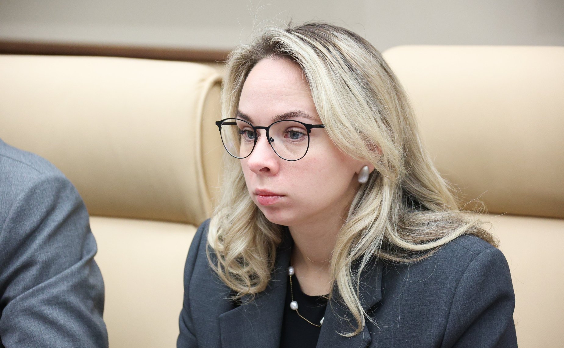 Совещание Комитета СФ по экономической политике «Вопросы увеличения производства автомобилей для оказания услуг такси с учетом требований к уровню их локализации»