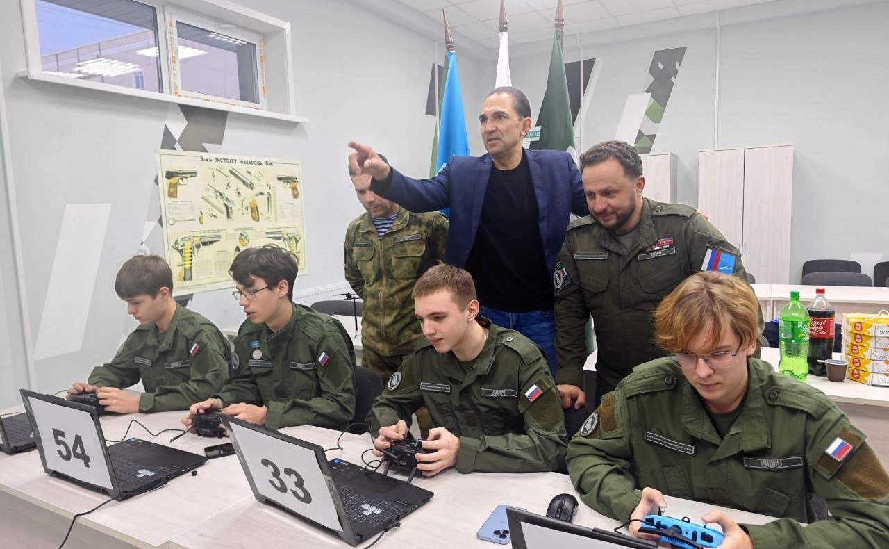 Андрей Хапочкин посетил региональный этап Всероссийских военно-спортивных соревнований «Герой Отечества»