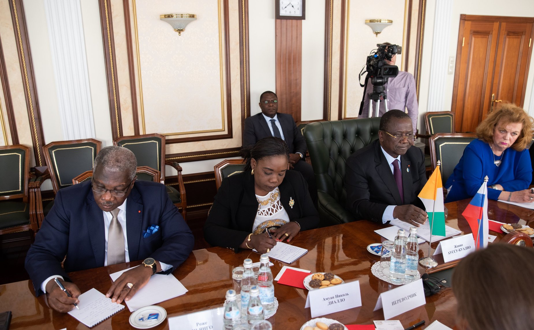 Встреча И. Умаханова с главой Сената Кот-д’Ивуара