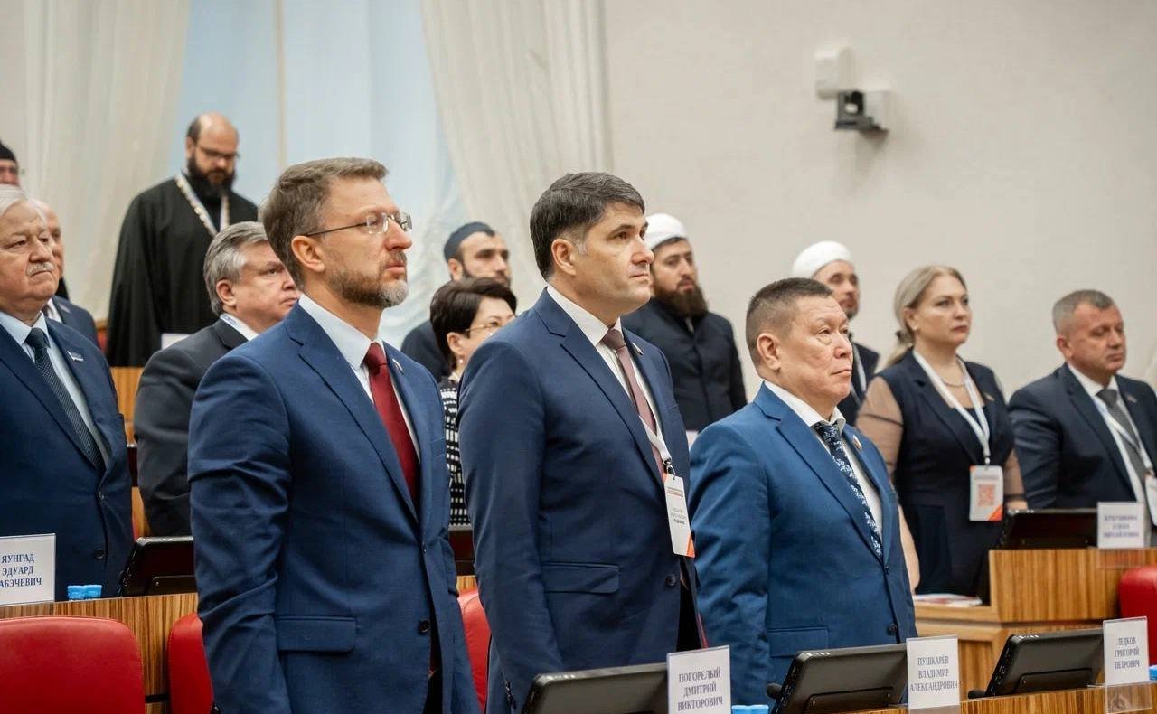 Григорий Ледков принял участие во II Парламентских встречах ЯНАО «80-летие Великой Победы: память и духовный опыт поколений»