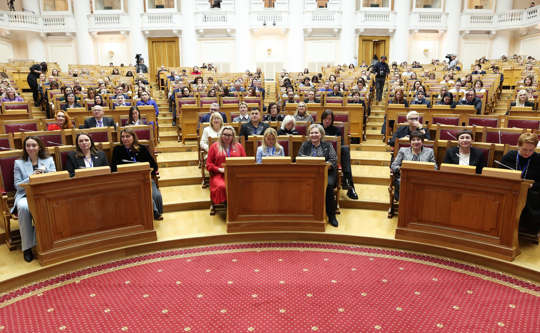 Пленарное заседание III Международного форума «Содружество моды»