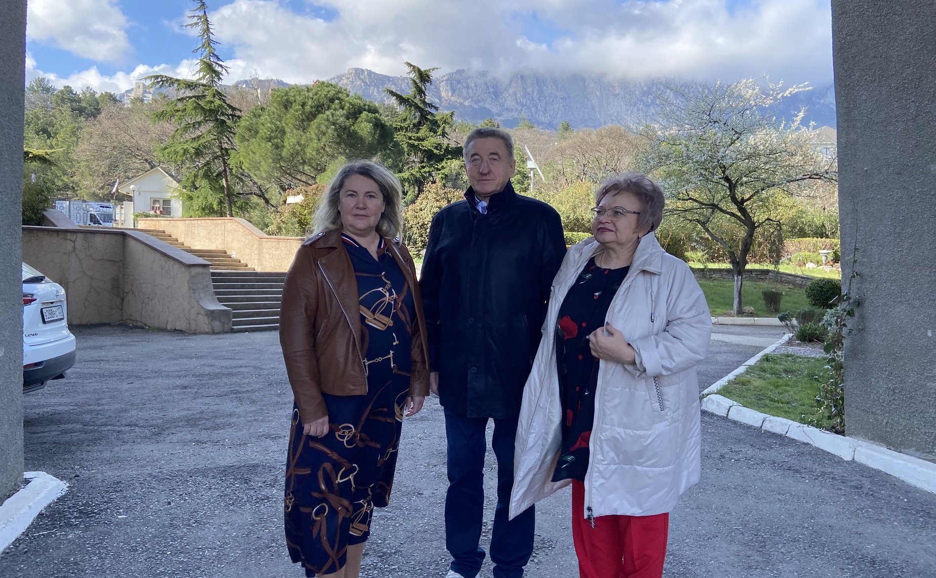 Оксана Хлякина и Сергей Лукин в рамках поездки в Республику Крым проинспектировали состояние объектов инфраструктуры организаций отдыха детей и их оздоровления в санатории «Южнобережный», а также готовность детского санатория к летнему оздоровительному се