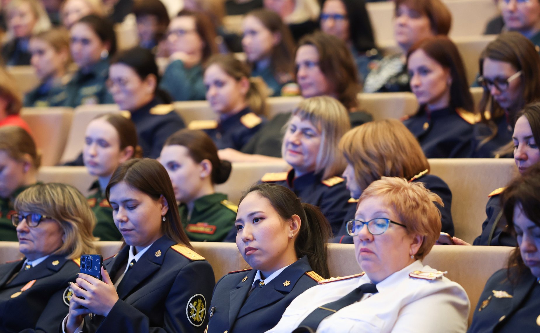 Инна Святенко открыла в Москве форум «Связь поколений»