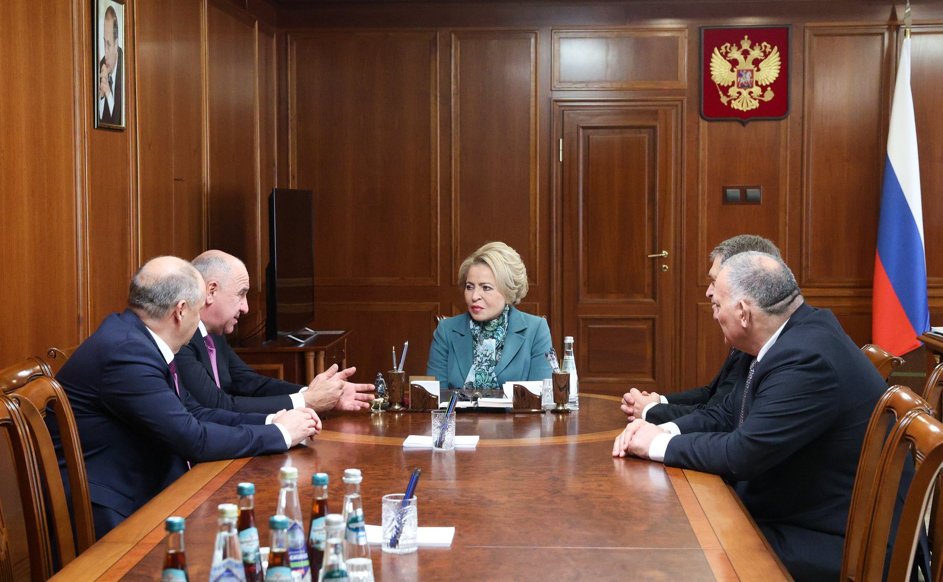 Валентина Матвиенко обсудила с руководством Карачаево-Черкесской Республики вопросы социально-экономического развития региона