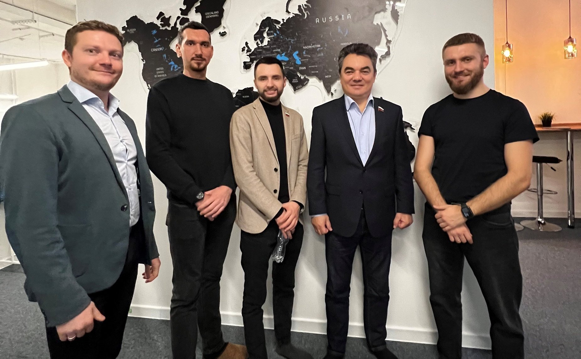 Ирек Ялалов вместе с основателем «Закрытого делового клуба» региона Евгением Буяновым посетил предприятие — высокотехнологичный стартап