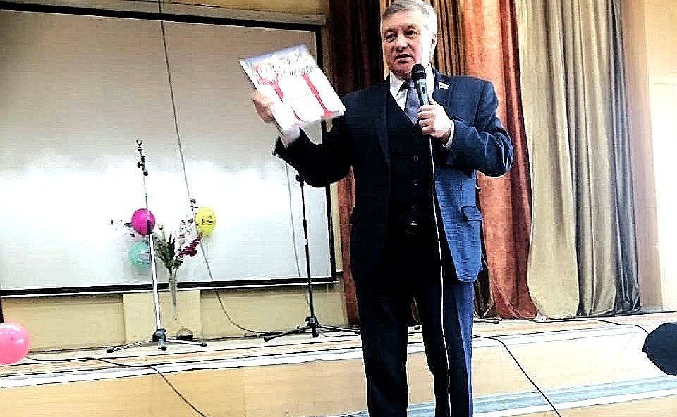 Сергей Михайлов в рамках рабочей поездки в регион встретился с учащимся Нерчинского аграрного техникума