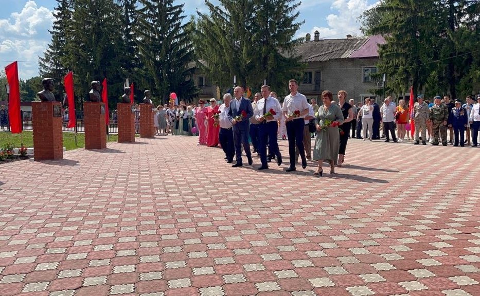 Сергей Рябухин принял участие в торжественных мероприятиях, посвященных 125-летию поселка Вешкайма