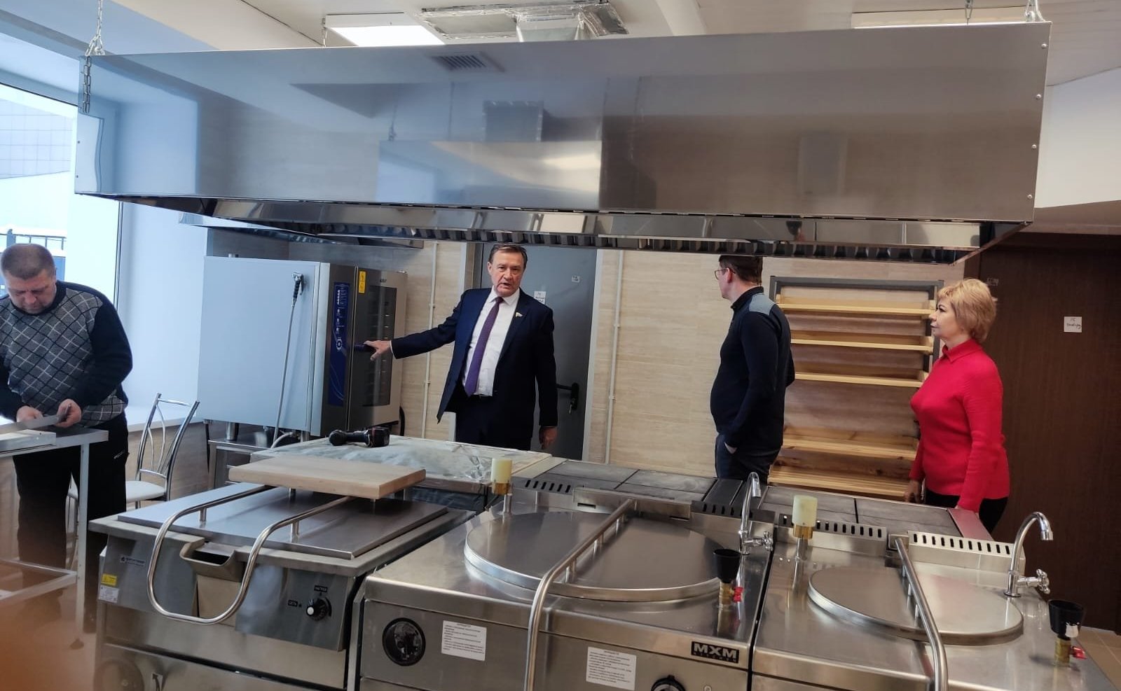 Сергей Рябухин посетил Ульяновский областной социально-реабилитационный центр им. Е.М. Чучкалова, где в ближайшее время намечено открытие профилактория для оказания медицинских услуг участникам СВО