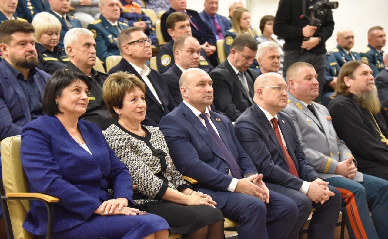 Екатерина Алтабаева поздравила сотрудников севастопольского МЧС с профессиональным праздником