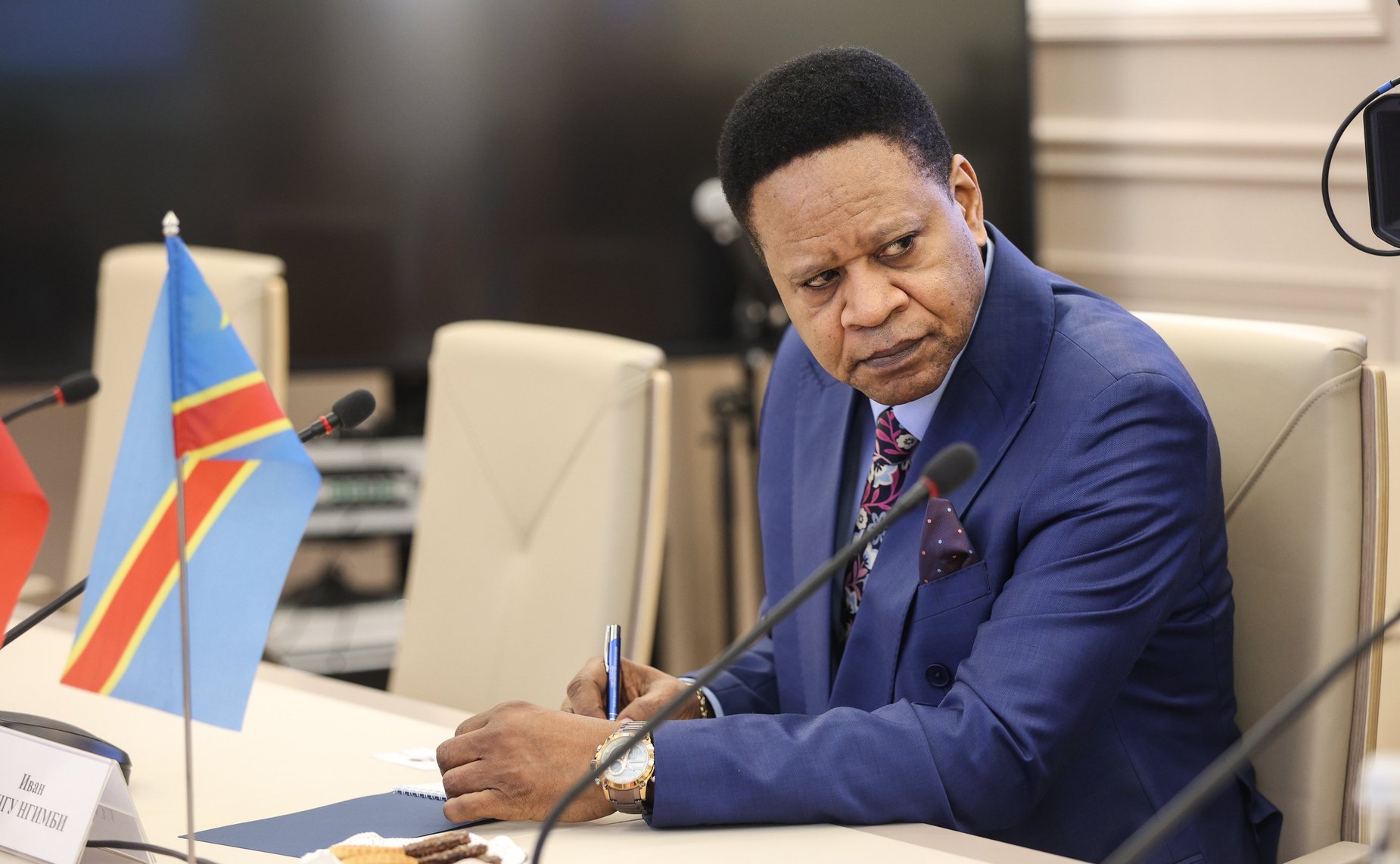 Встреча члена Комитета СФ по конституционному законодательству и государственному строительству Александра Башкина с членом постоянной Комиссии Сената Демократической Республики Конго по международным делам