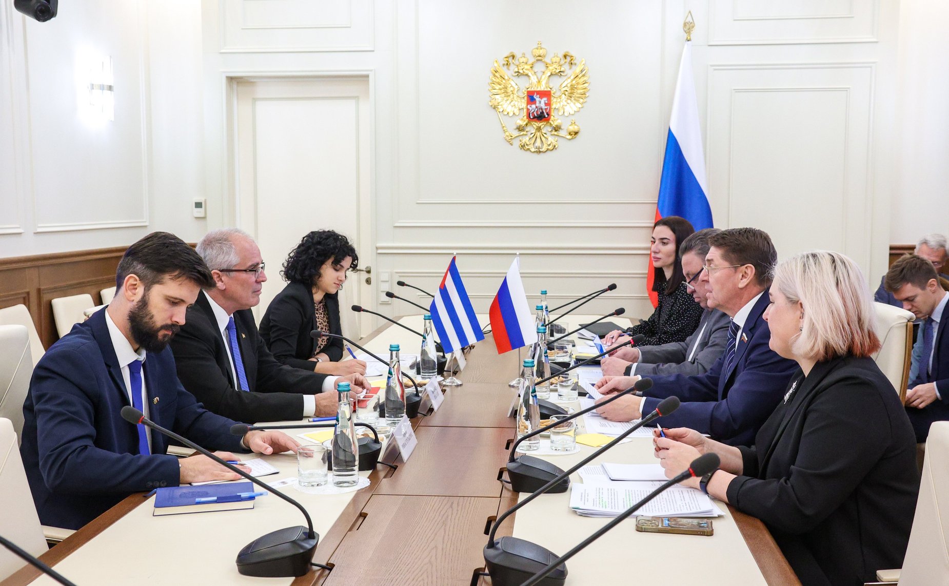 Встреча председателя Комитета СФ по федеративному устройству, региональной политике, местному самоуправлению и делам Севера Андрея Шевченко с Чрезвычайным и Полномочным Послом Республики Куба в Российской Федерации Энрике Орта Гонсалесом