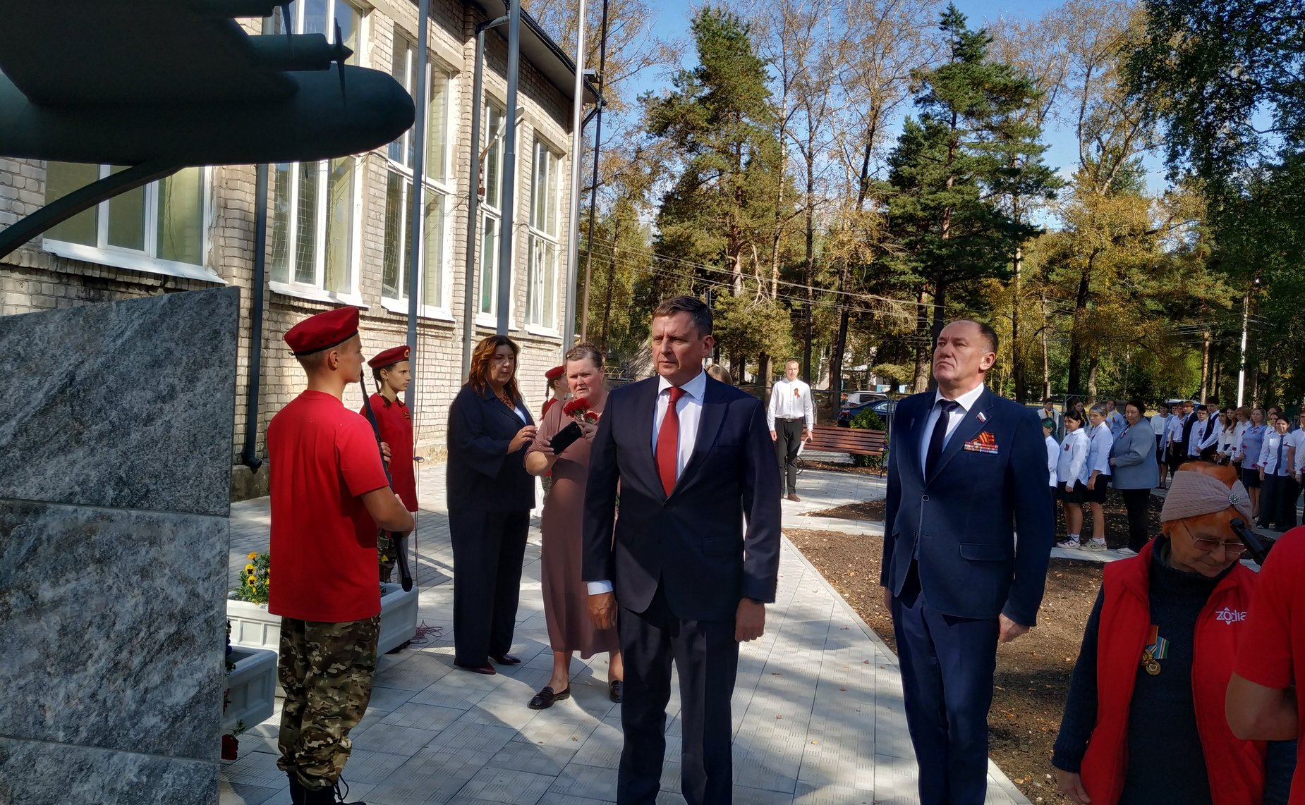 Андрей Епишин принял участие в открытии Памятного знака Герою Советского Союза Сергею Ушакову