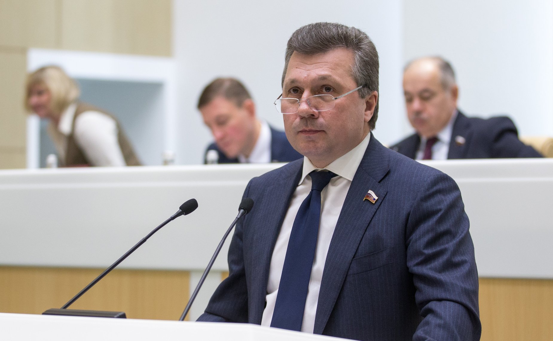 В. Васильев