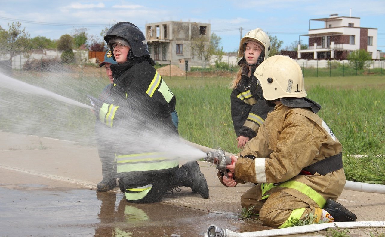 Сергей Колбин принял участие в торжественном открытии юнармейских соревнований по военно-спасательным работам памяти гвардии капитана Алексея Охоты