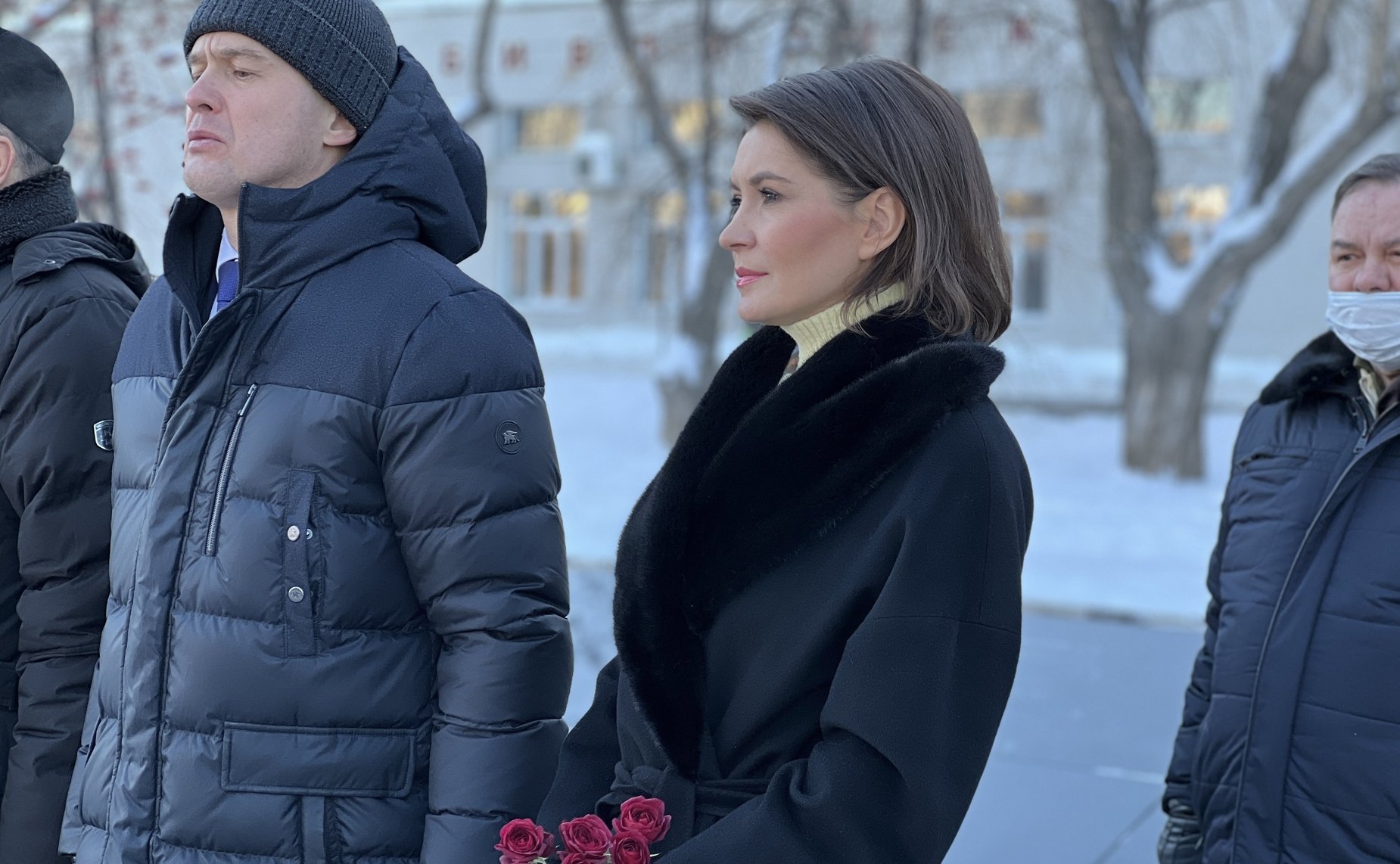 Маргарита Павлова приняла участие в торжественной церемонии возложения венков и цветов к памятнику «Доблестным сынам Отечества» на челябинской Аллее Славы