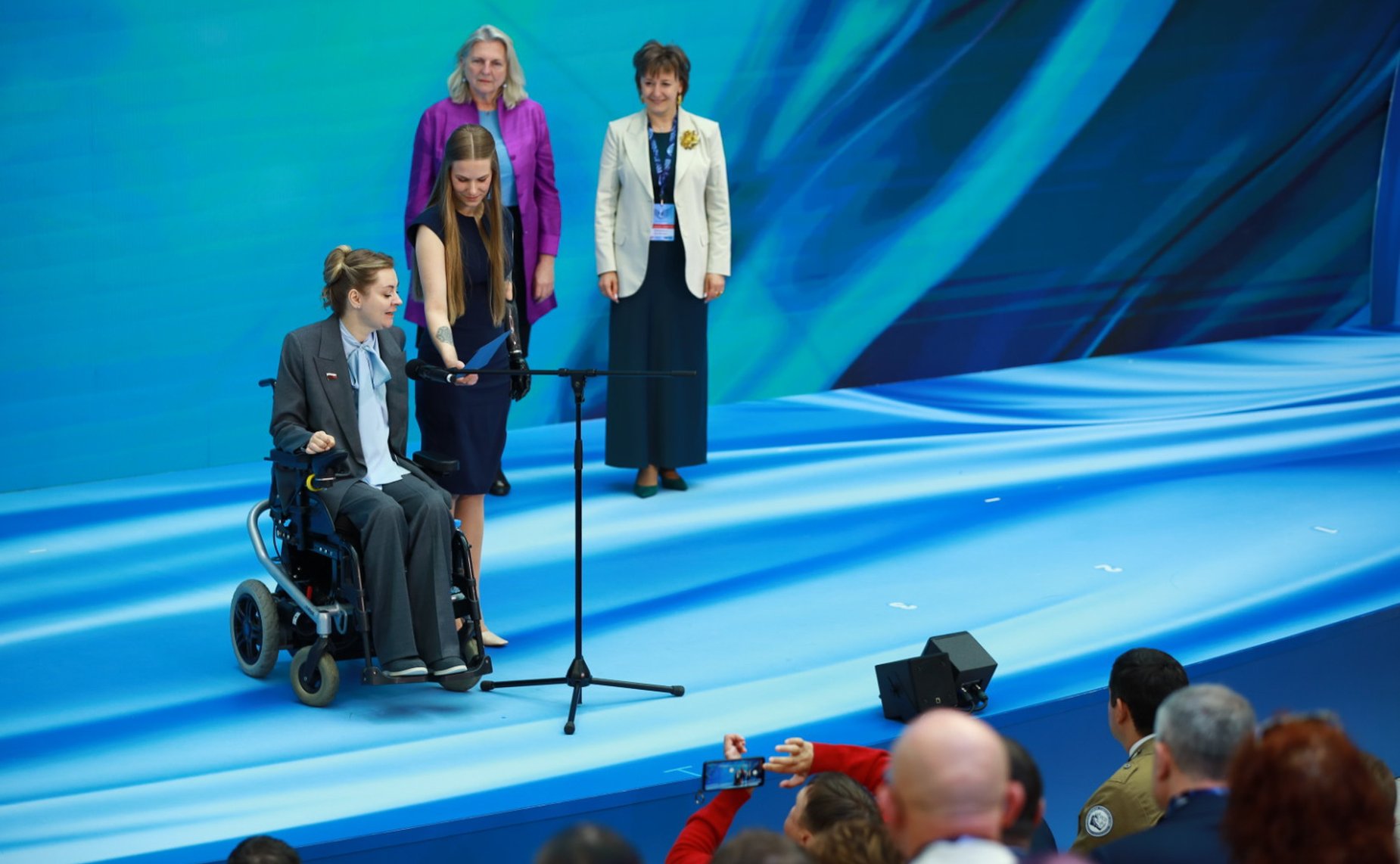 XXVIII Петербургский международный экономический форум (ПМЭФ’25). Показ международного конкурса адаптивной моды «На крыльях»