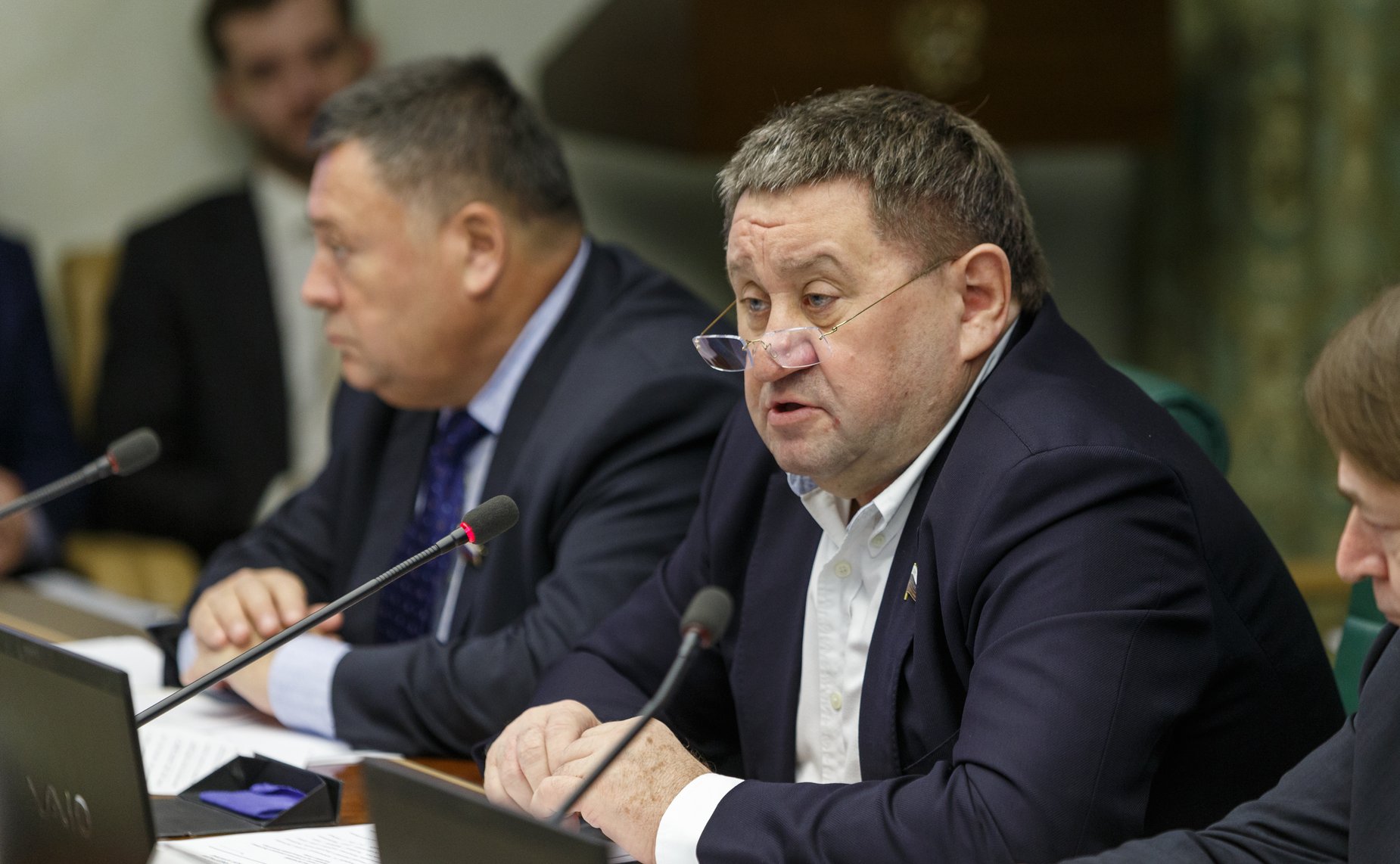 М. Пономарев Заседание Комитета Совета Федерации по экономической политике