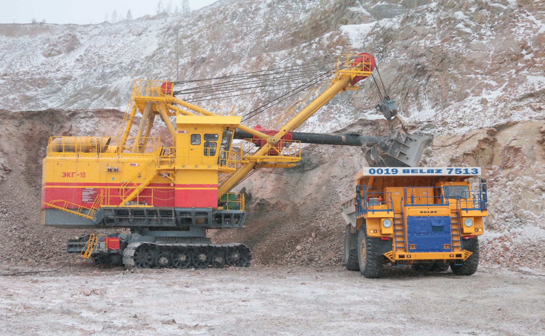 Александр Жуков посетил единственное в РФ предприятие по производству ферромолибдена