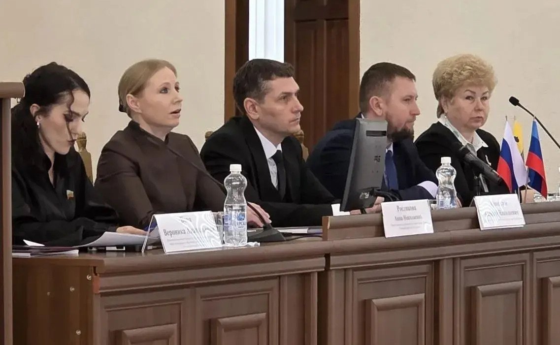 Ольга Бас в ходе поездки в регион приняла участие в выборах главы городского округа города Луганска