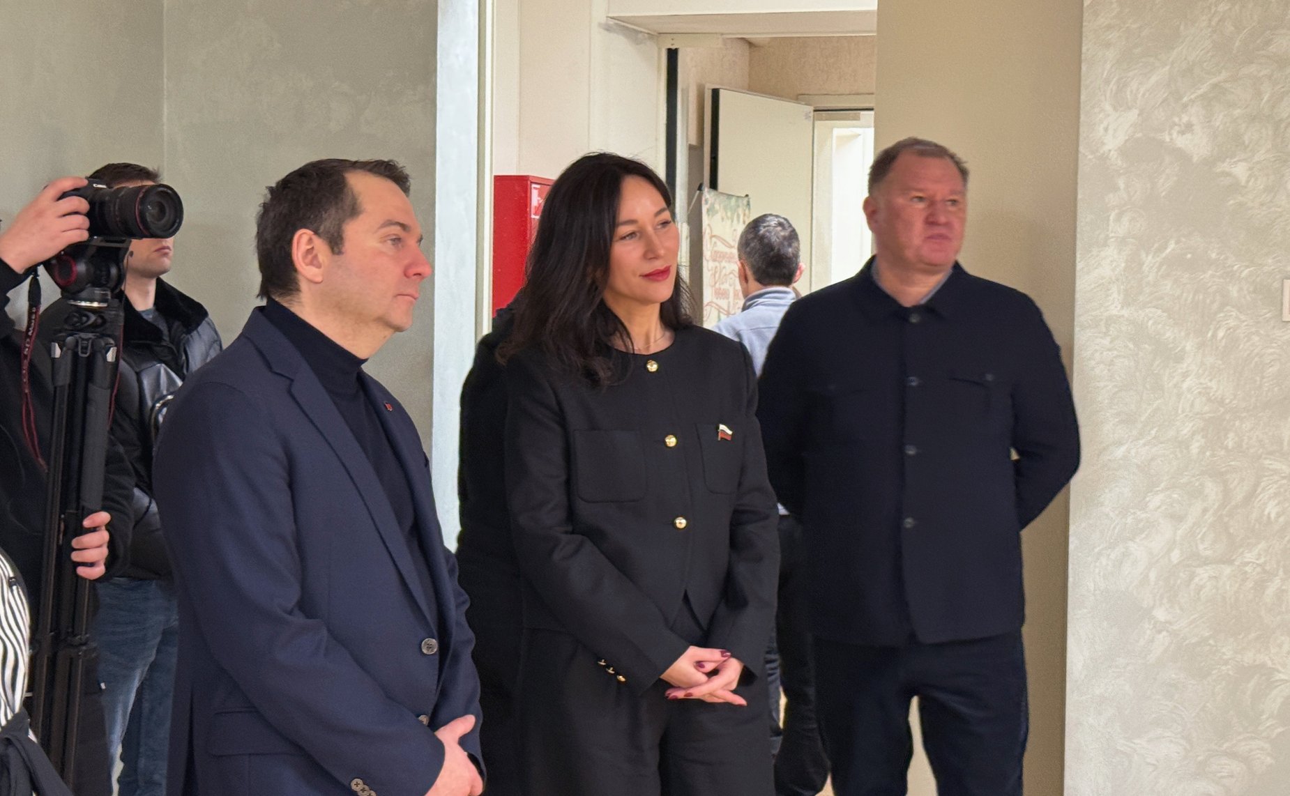 Елена Дягилева посетила модернизированный корпус школы в Снежногорске и вручила Почётную грамоту Совета Федерации начальнику управления образования Администрации ЗАТО Александровск