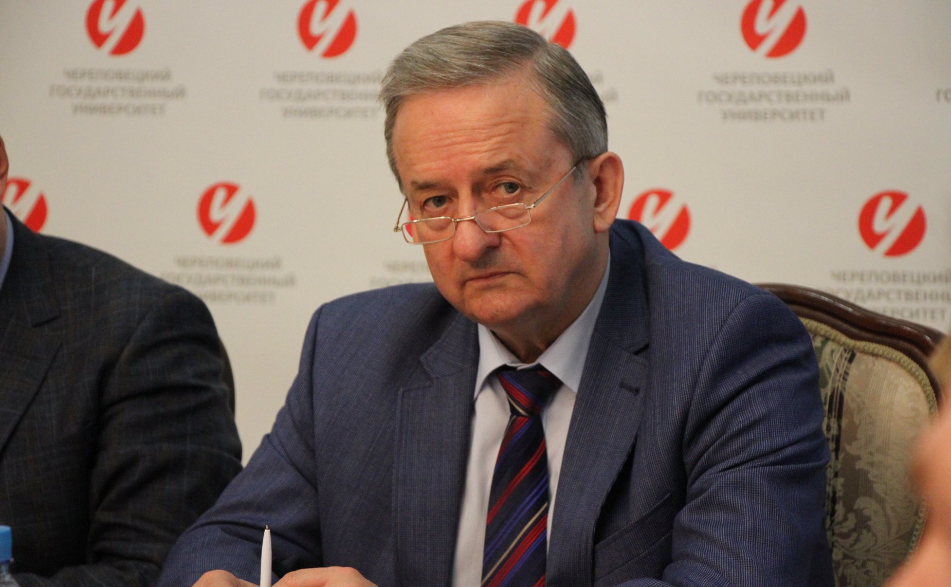 Юрий Воробьев принял участие в заседании молодежного Дискуссионного клуба