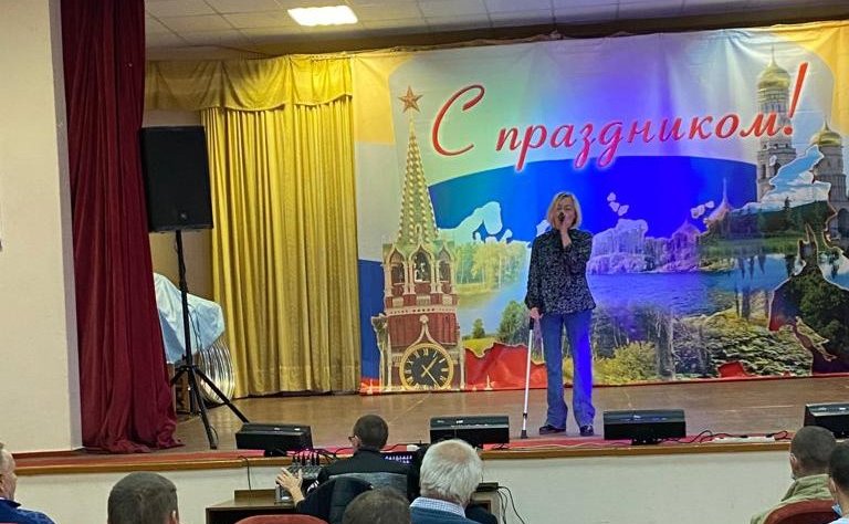 Олег Алексеев навестил в военном госпитале участников специальной военной операции