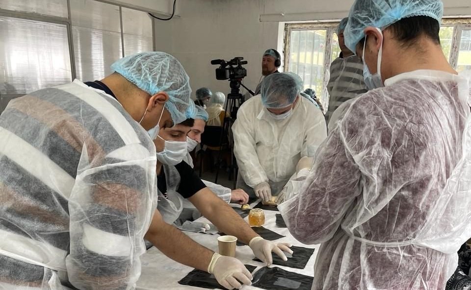 Сергей Колбин посетил завод по производству медицинских материалов