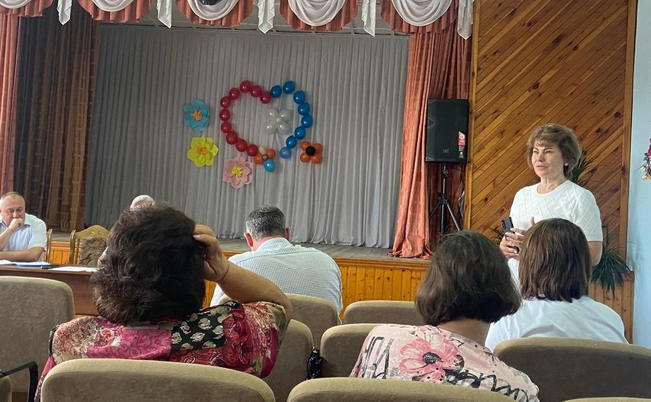 Татьяна Гигель в ходе рабочей командировки по региону провела встречи с жителями сел Паспаул, Туньжа, Ынырга, Красносельское и Чоя