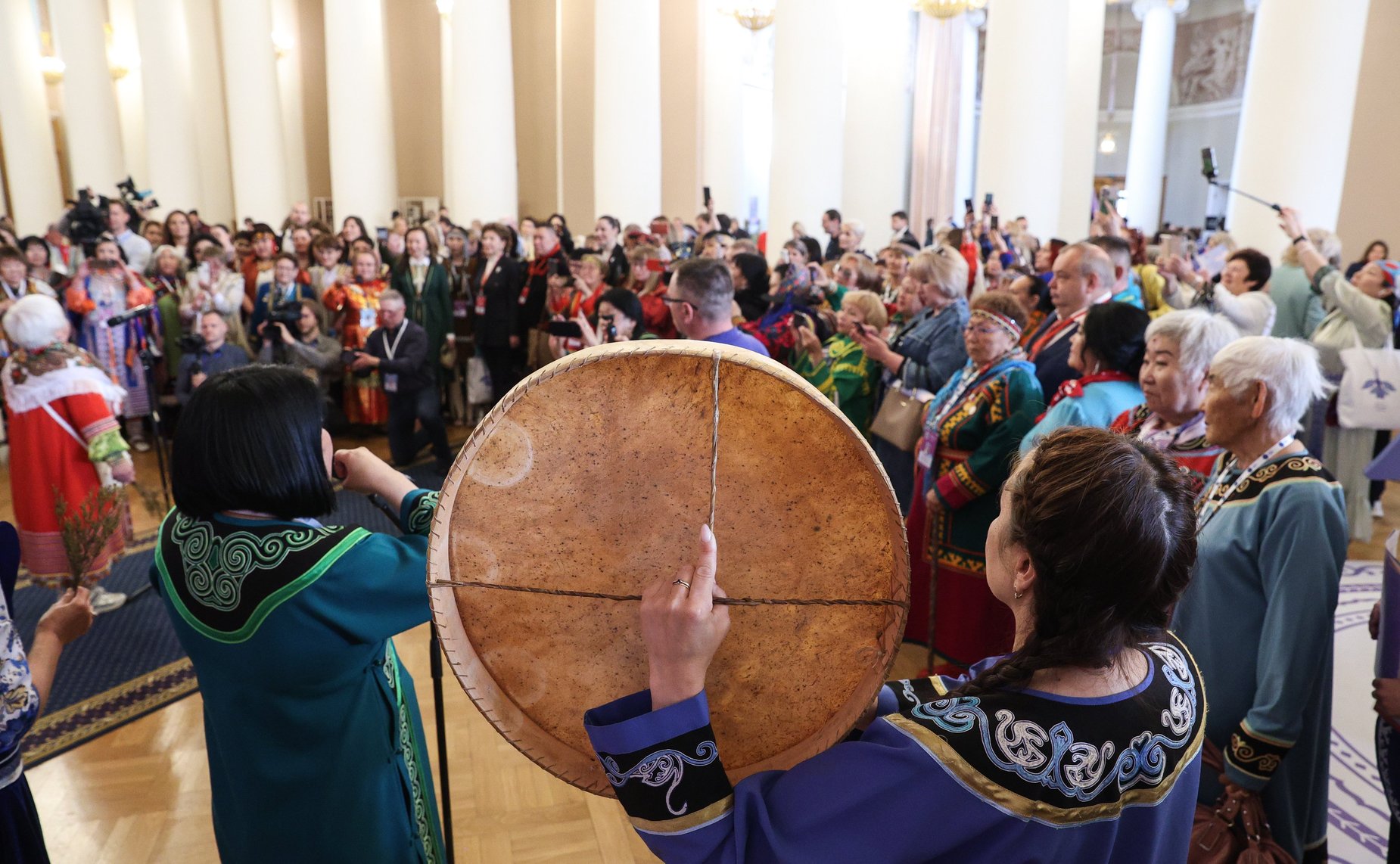 Первый Форум женщин Севера