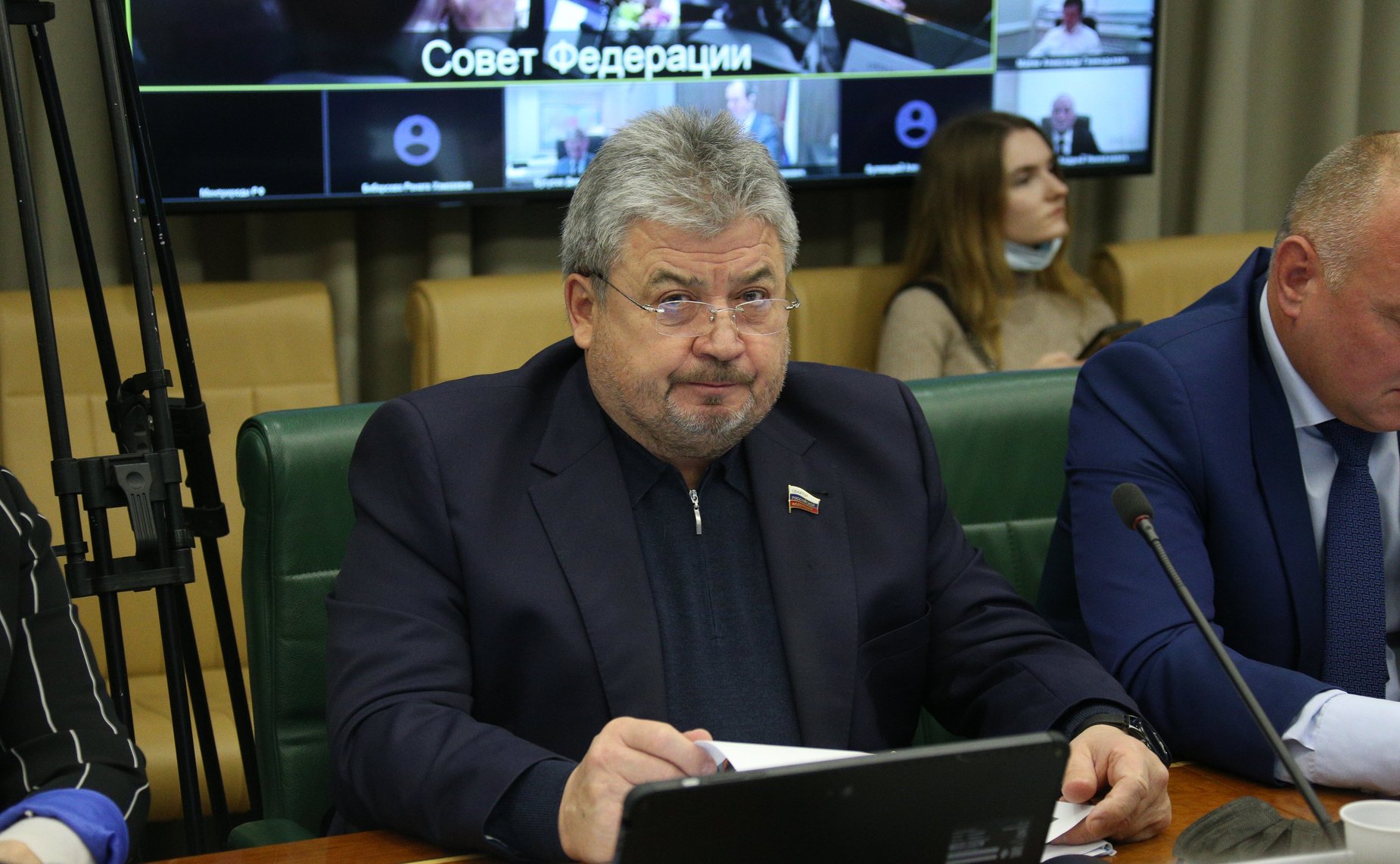 Геннадий Емельянов