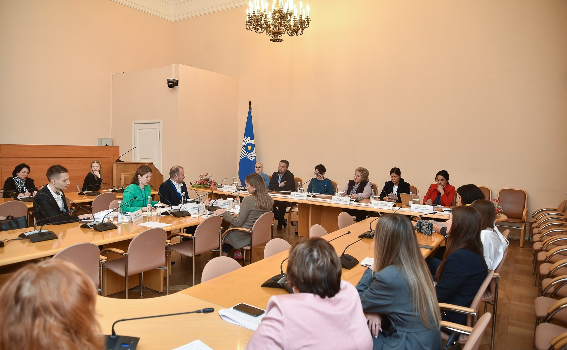 Елена Писарева приняла участие в работе сессии «Международное сотрудничество в сфере образования. „Профессии будущего“ в легкой промышленности» в рамках Международного форума «Содружество моды»