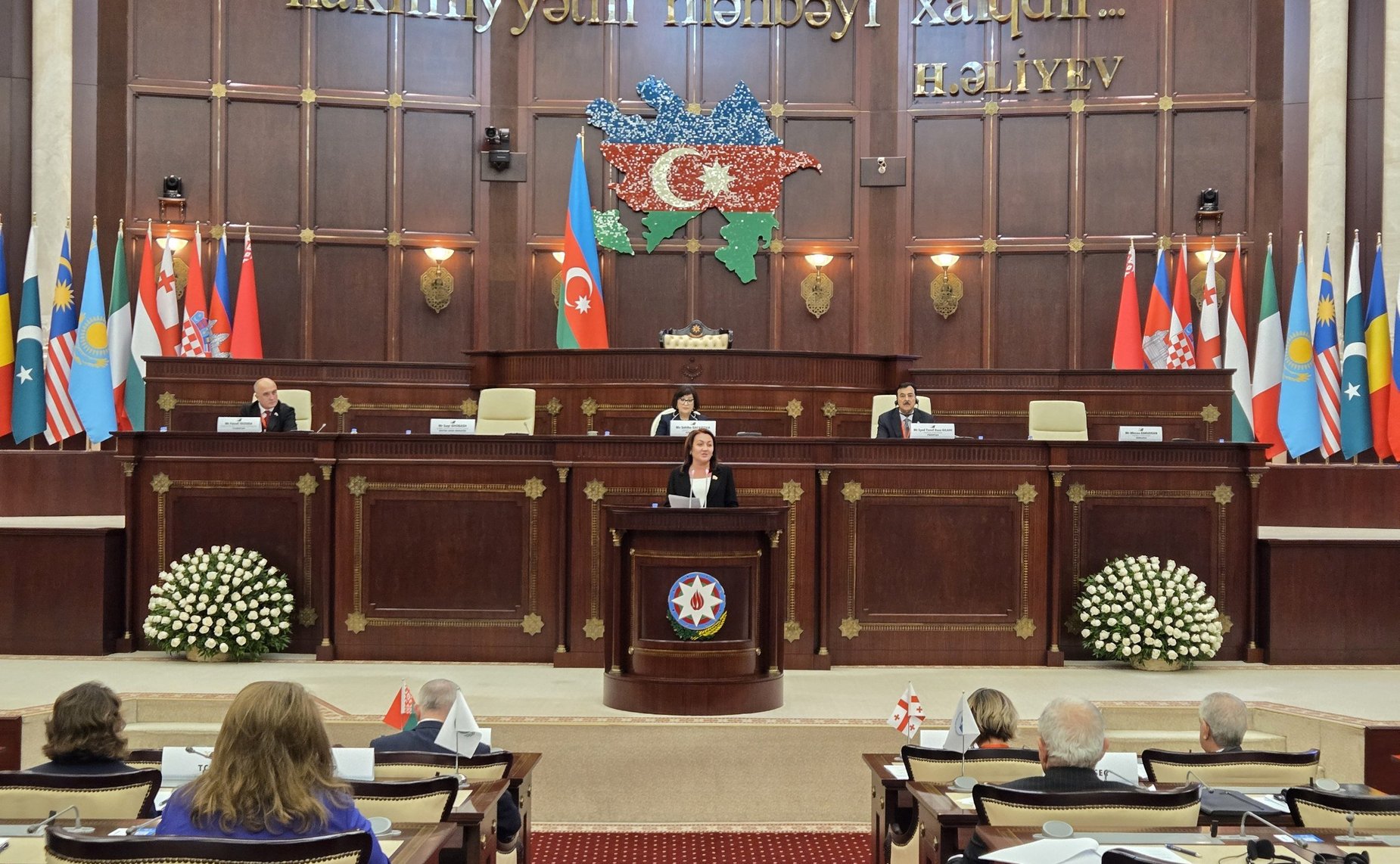 Наталья Кувшинова выступила на Международной парламентской конференции в Милли Меджлисе на тему «Конституция как основа независимости и суверенитета государств в современном мире»