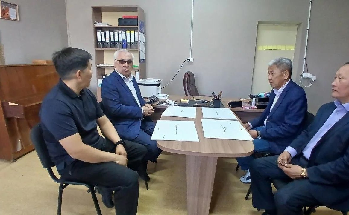 Баир Жамсуев ознакомился с ходом благоустройства территорий и развитием производств в Могойтуйском округе Забайкалья