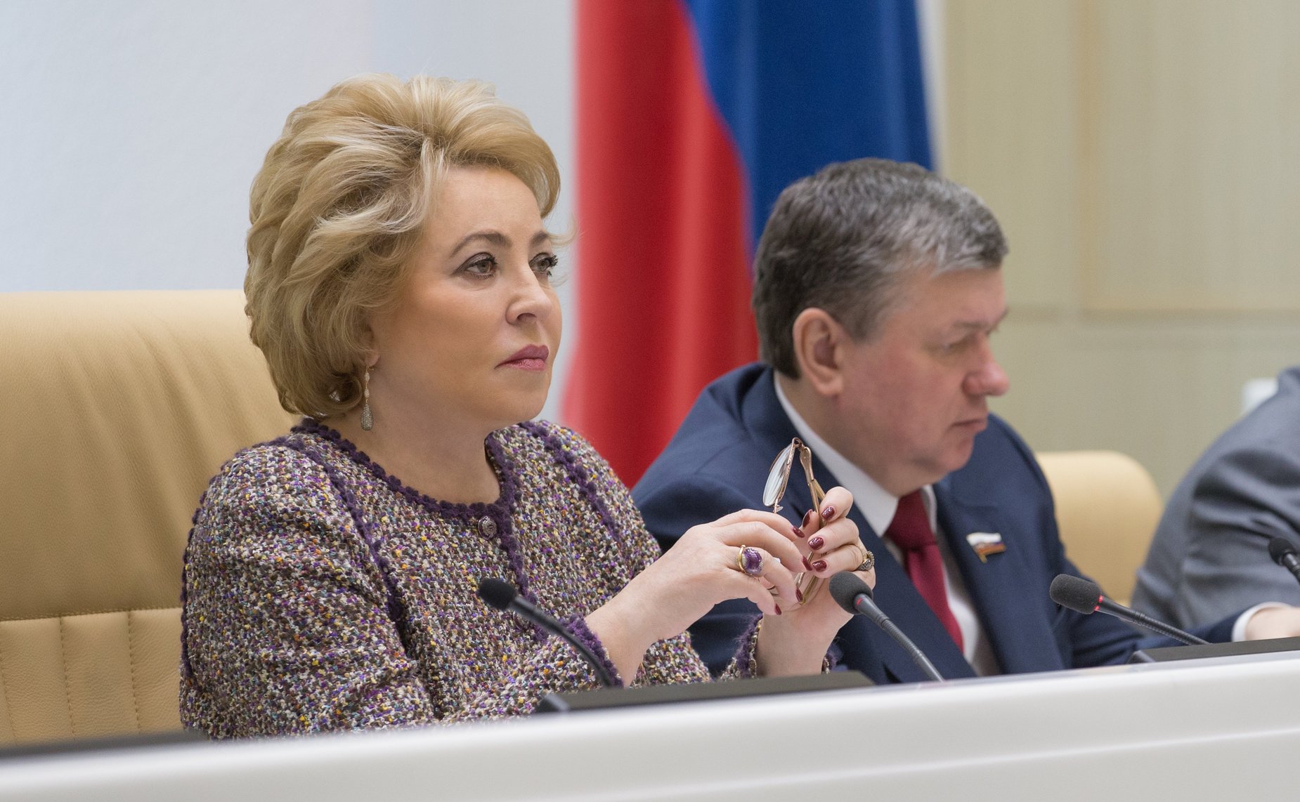 В. Матвиенко