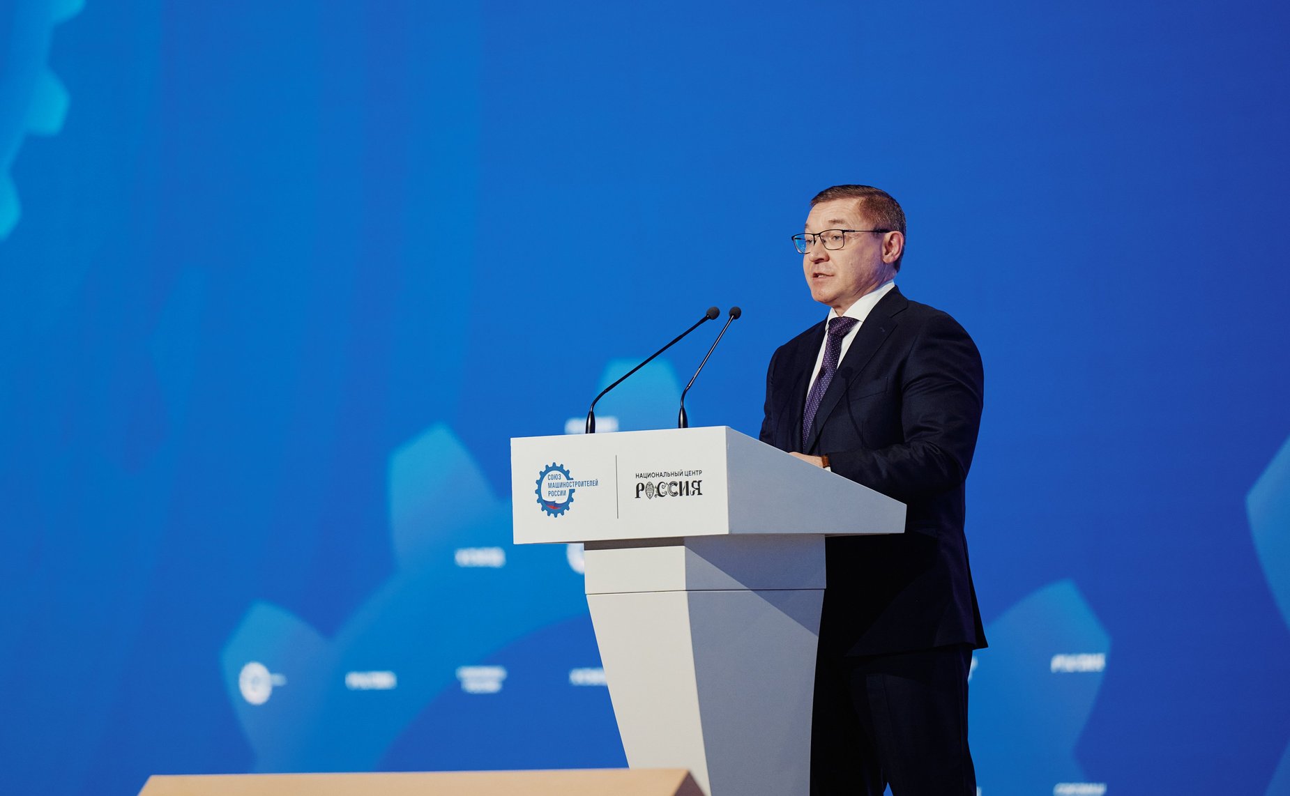 Владимир Якушев