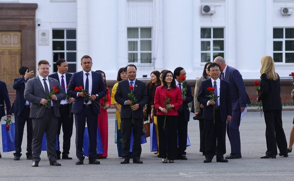 Айрат Гибатдинов совместно с губернатором региона Алексеем Русских провёл встречу с официальной делегацией провинции Нгеан Социалистической Республики Вьетнам