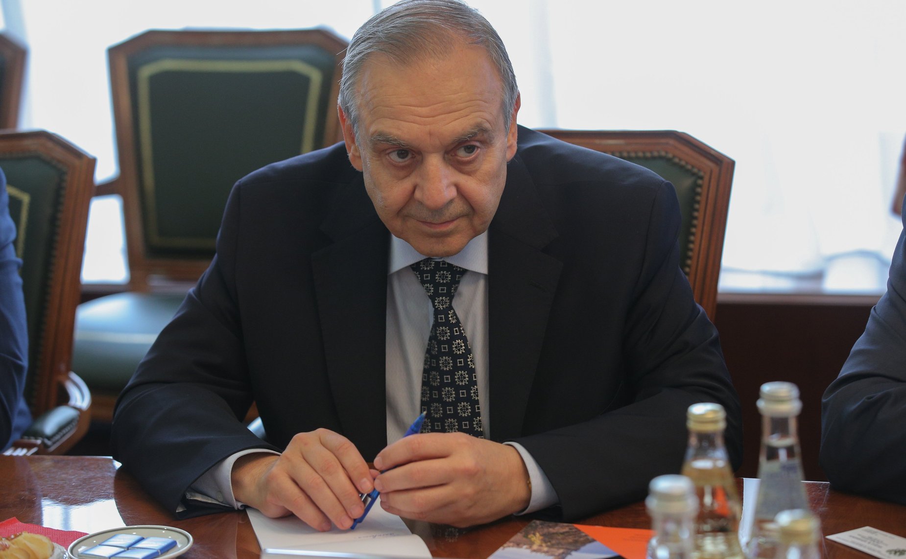 Встреча первого заместителя председателя Комитета СФ по международным делам Владимира Джабарова с председателем правления общественной организации «Народная дипломатия — Норвегия» Х. Вебером