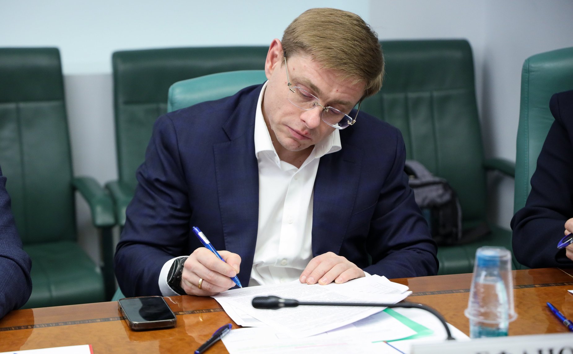 Круглый стол на тему «Законодательное и экономическое обеспечение развития особых экономических зон туристско-рекреационного типа, а также отдельных туристических кластеров»