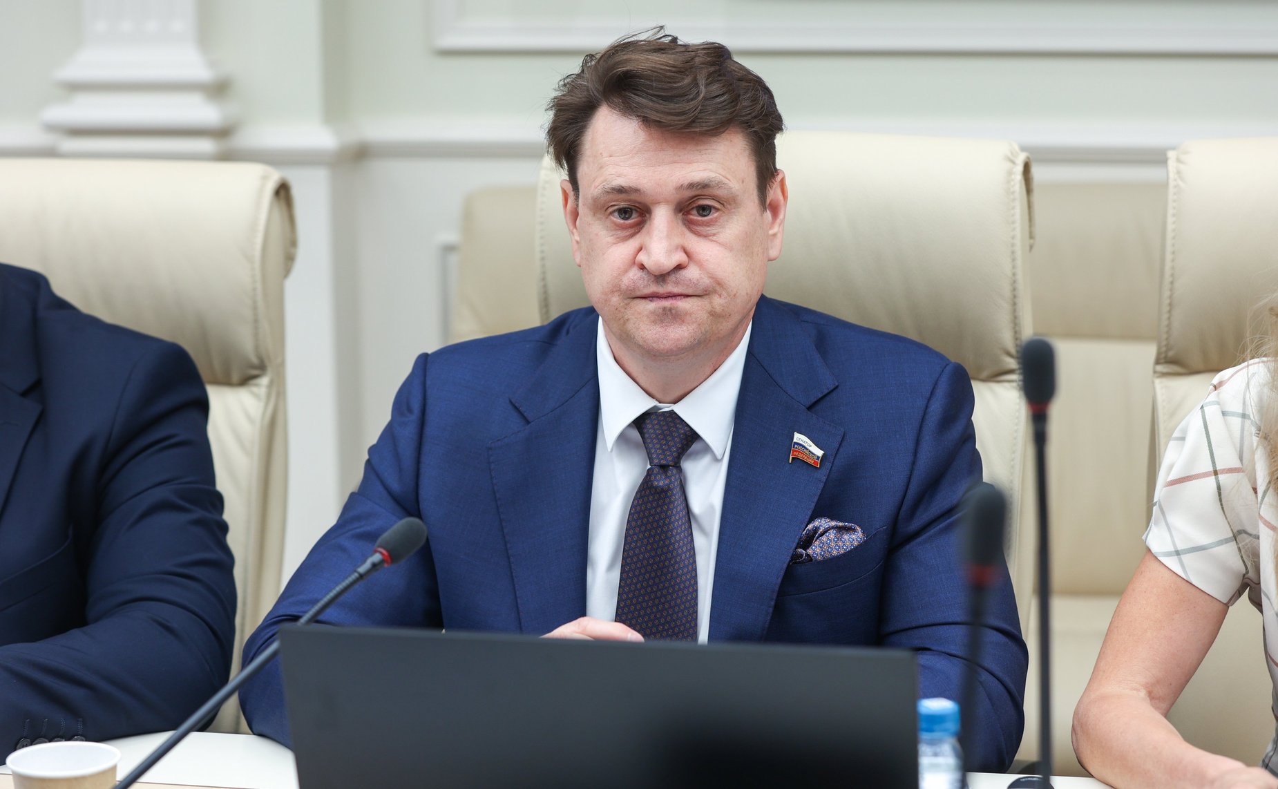 Олег Голов