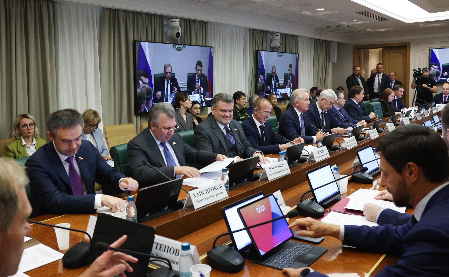 Заседание Комитета Совета Федерации по экономической политике на тему «О ходе подготовки «правительственного часа» по вопросу «О мерах по обеспечению технологического суверенитета РФ» 593-го заседания СФ»